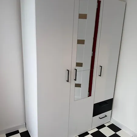 Popstay Apartment